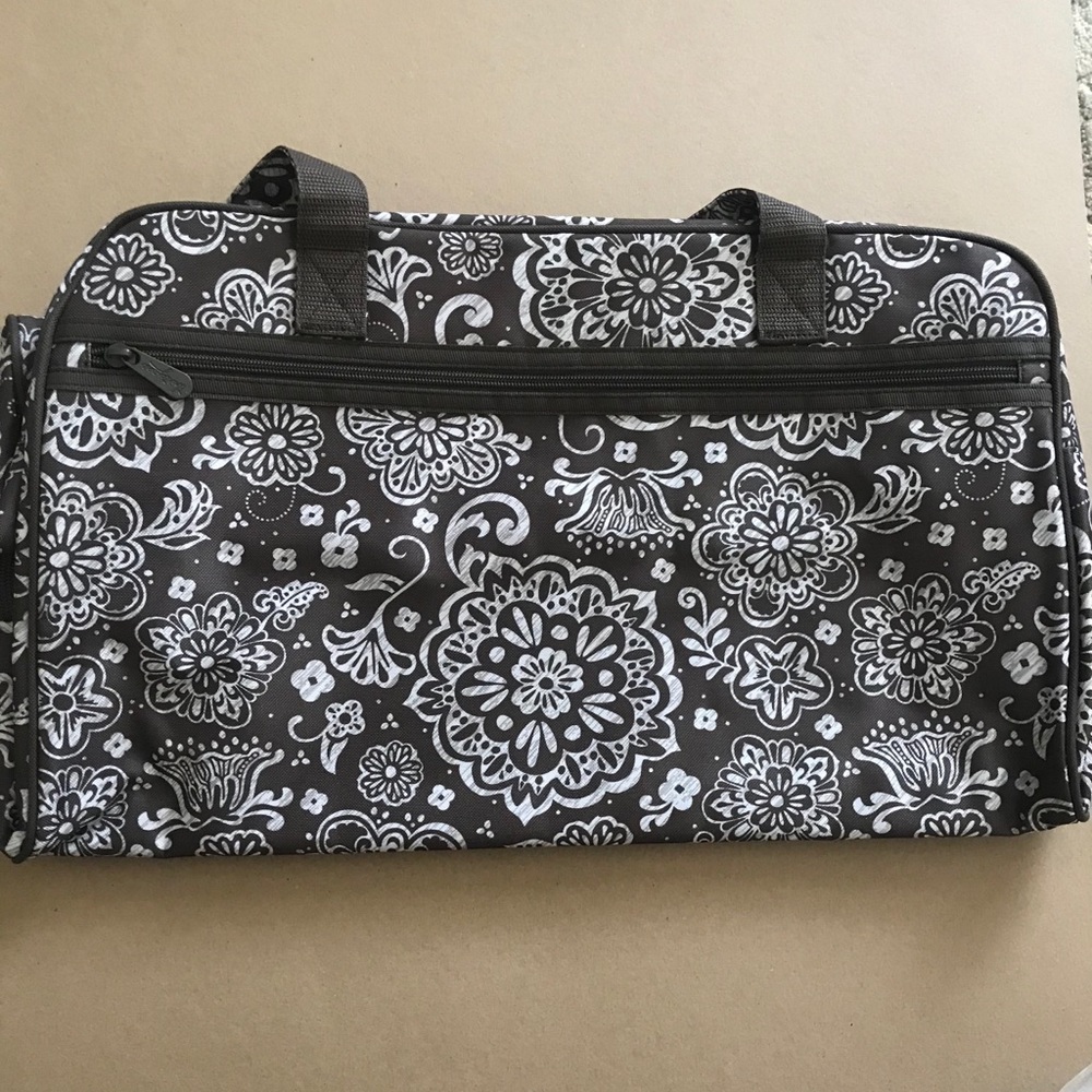 Thirty-One City Weekender in brown and white